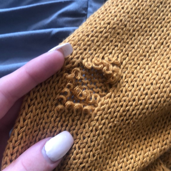 Chunky knit sweater. - Picture 3 of 3